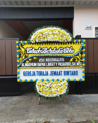 Papan Bunga Duka di Balai Tongah Koto