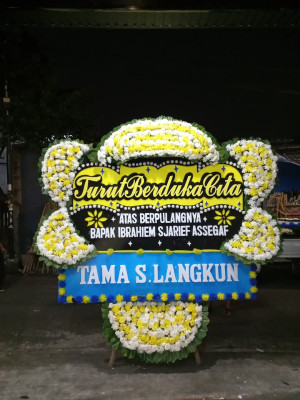 Papan Bunga Duka di Balai Tongah Koto